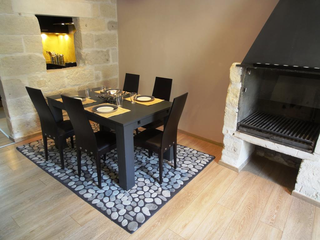 Les Toits D'Uzes Apartment Bagian luar foto