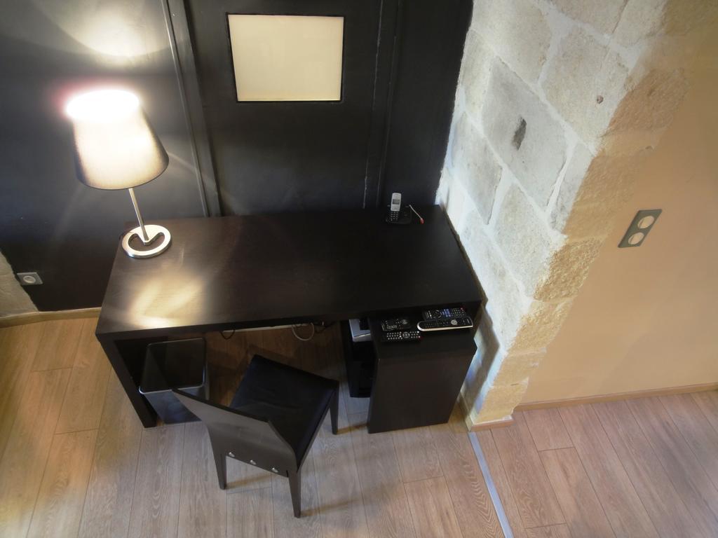 Les Toits D'Uzes Apartment Bagian luar foto